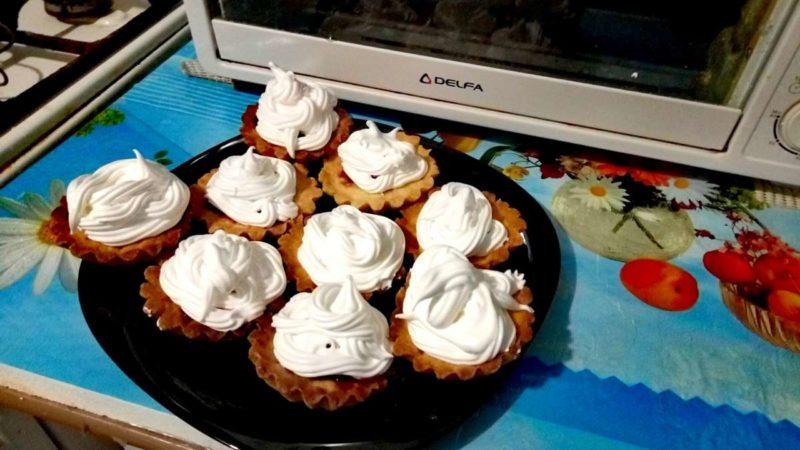 корзиночки с белковым кремом корзиночки с белковым кремом