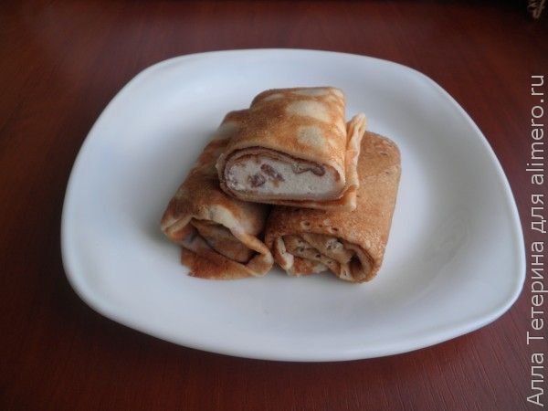 Блины с творожным кремом и изюмом Блины с творожным кремом и изюмом