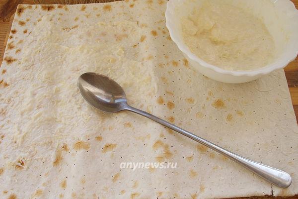 Чипсы из готового лаваша с сыром