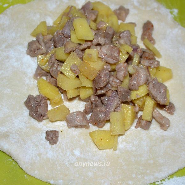 Открытые пирожки с картошкой и мясом