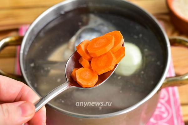 Уха из головы и хвоста горбуши с рисом и картошкой