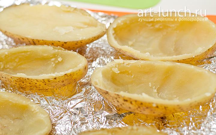 Запеченный фаршированный картофель с сыром и беконом - пошаговый рецепт с фото Запеченный фаршированный картофель
