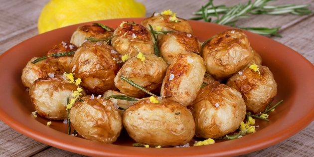Запечённая картошка с лимоном
