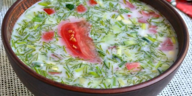 Окрошка с кальмарами и помидорами Рецепты окрошки: окрошка с кальмарами и помидорами