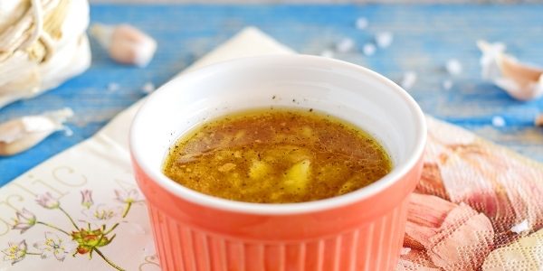 Чесночный соус с бульоном Чесночный соус с бульоном