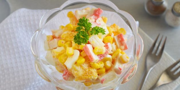 Салат с кукурузой, крабовыми палочками и апельсином Рецепты: Салат с кукурузой, крабовыми палочками и апельсином