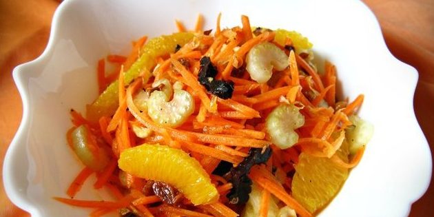 Салат из моркови, апельсина, сельдерея, орехов и сухофруктов