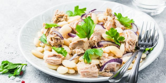 Салат с фасолью и тунцом Салат с фасолью и тунцом: простой рецепт