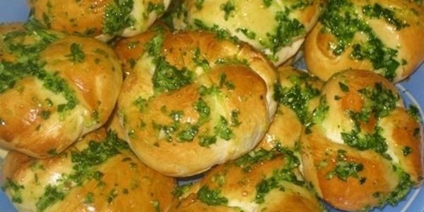 Чесночные пампушки с сыром Чесночные пампушки с сыром