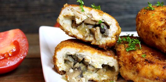 Куриные котлеты с грибной начинкой Куриные котлеты с грибной начинкой