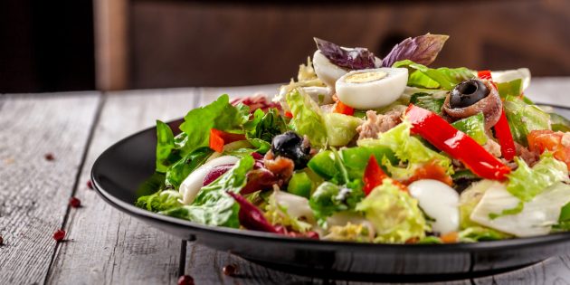 Салат из печени трески с фасолью, пекинской капустой и горчичной заправкой Салат из печени трески с фасолью, пекинской капустой и горчичной заправкой