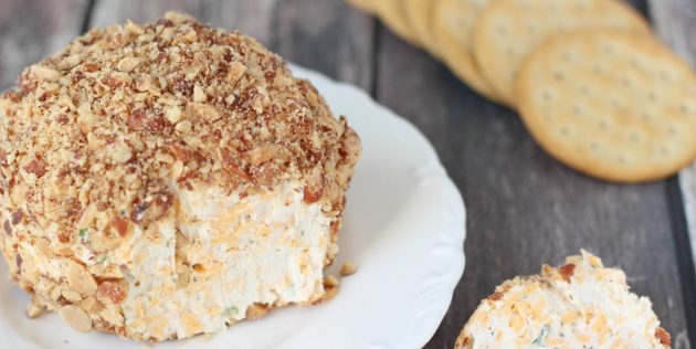 Сырные шарики с чесноком и орешками Сырные шарики с чесноком и орешками