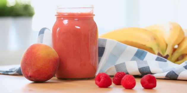 Смузи с персиком, бананом и малиной Смузи с персиком, бананом и малиной