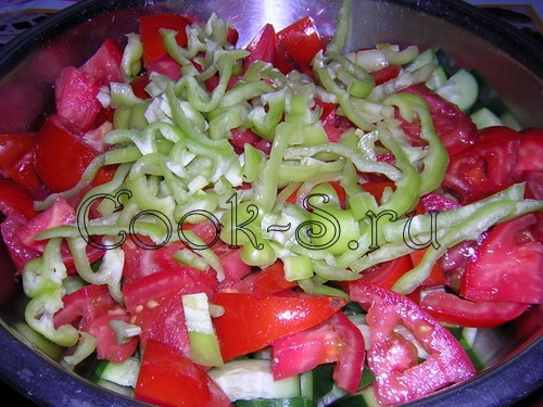 овощной салат - порезать перец