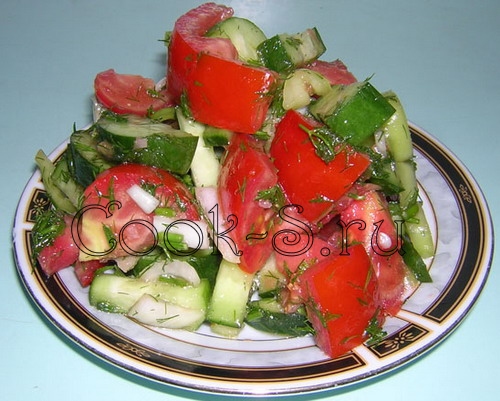 овощной салат - салат из огурцов, помидоров, перца