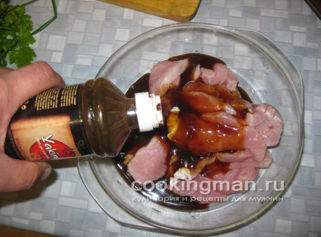 Свинина жареная с луком и морковью свинина жареная с луком