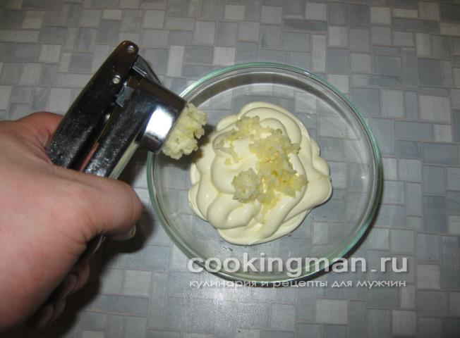 Салат с копченой курицей и пекинской капустой салат пекинская капуста сухарики