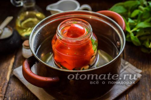 Рецепт перца с петрушкой и чесноком на зиму. Перец с зеленью и чесноком по-кавказски 07 Рецепт перца с петрушкой на зиму. Пикантный маринованный болгарский перец — вкус поражает