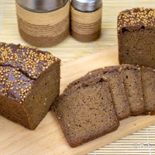 Чёрный хлеб с кориандром на ржаной закваске