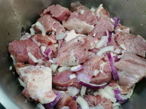 Мясо с луком