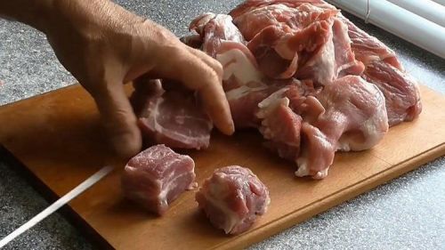 Нарезка мяса кусками
