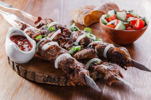 Шашлыки с луковыми кольцами