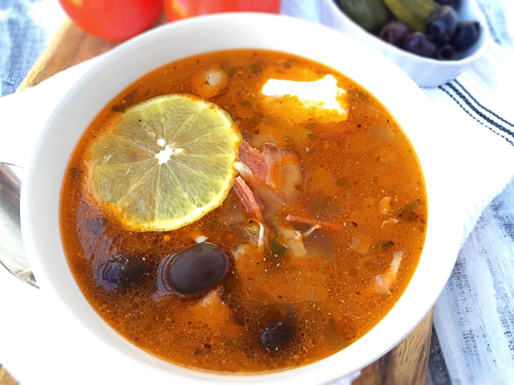 вкусная солянка рецепт с колбасой и мясом