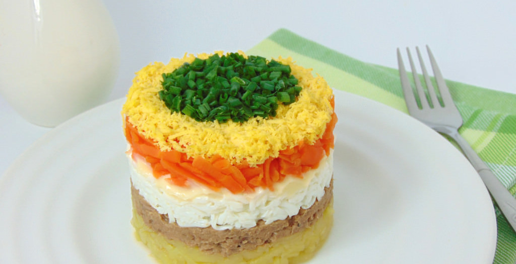 салат с курицей и сыром