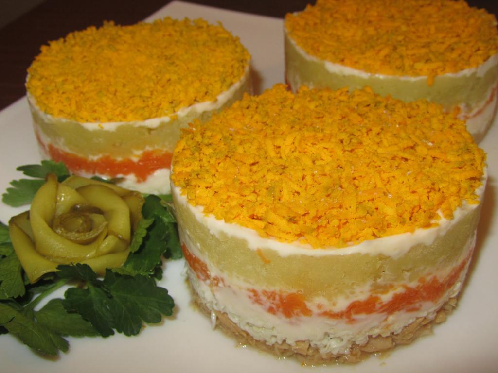 салат мимоза с мясом курицы
