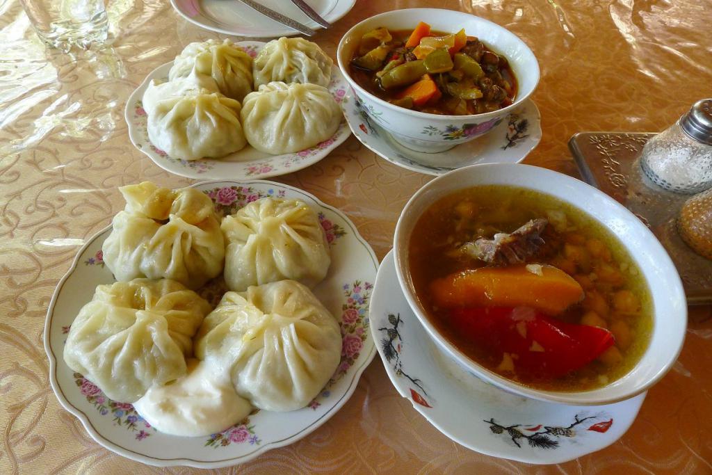 манты с бульоном