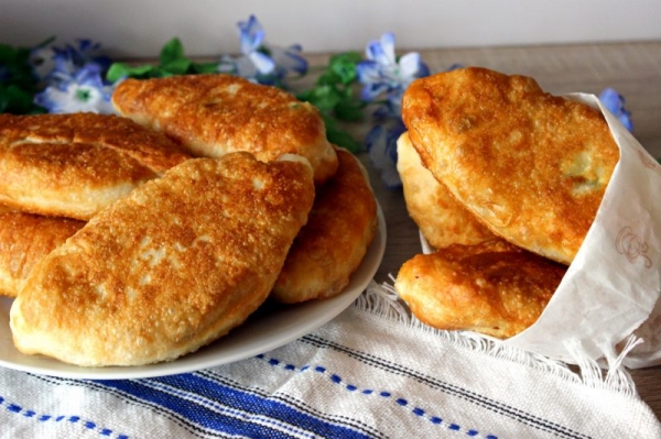 пирожки с курицей и сыром