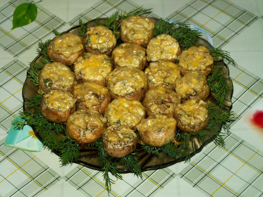 Шампиньоны фаршированные в духовке сметна