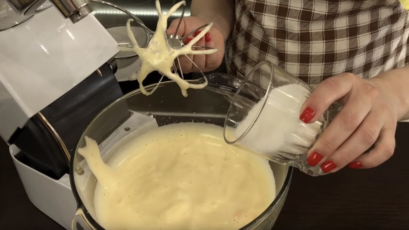Торт «Золотой ключик» с вареной сгущёнкой и грецкими орехами 
