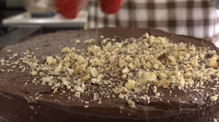 Торт «Золотой ключик» с вареной сгущёнкой и грецкими орехами 