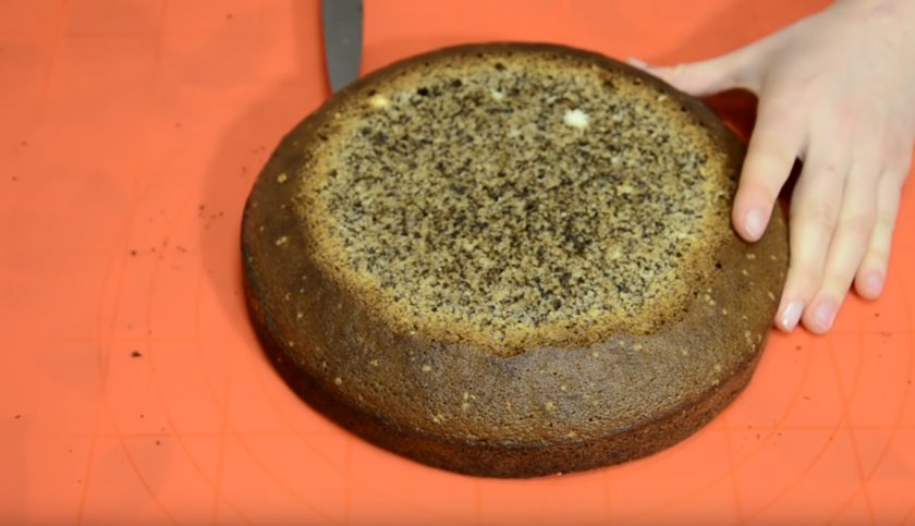 Шоколадный торт с орехами и вареной сгущёнкой 