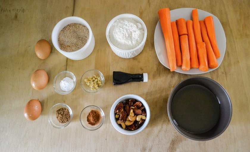 Подготовка ингредиентов для морковного торта