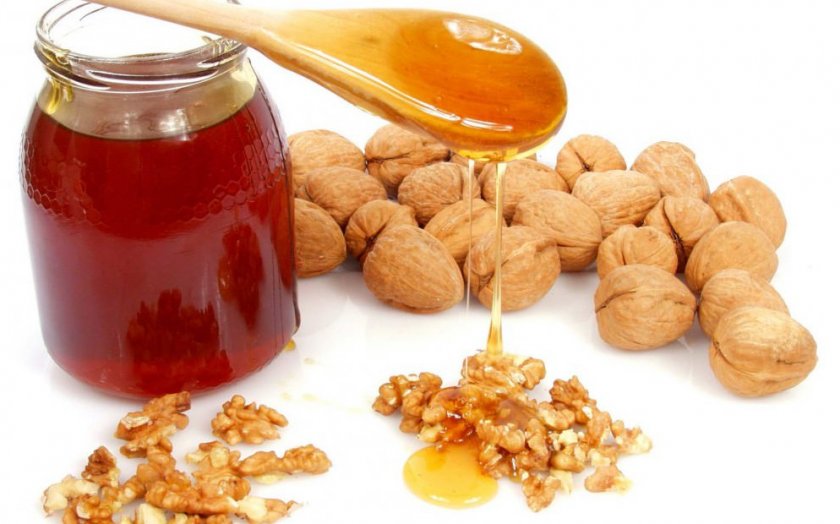 Полезные свойства грецких орехов с мёдом