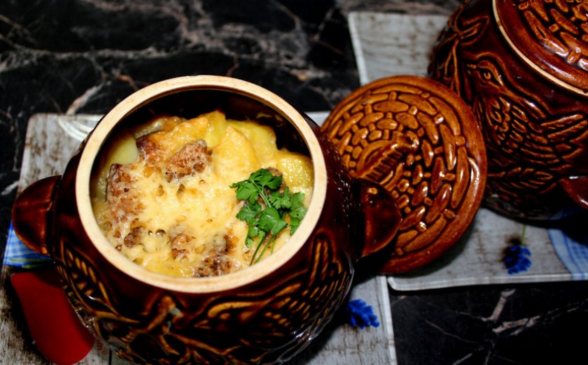 Курица со сметаной и грибами в духовке Курица со сметаной и грибами в духовке