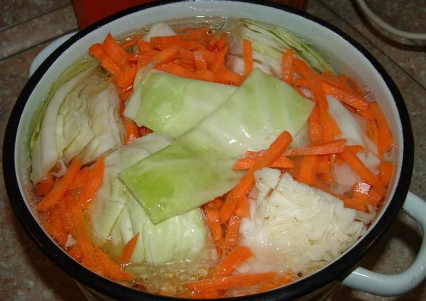 Засолка капусты кусками в кастрюле Засолка капусты кусками в кастрюле