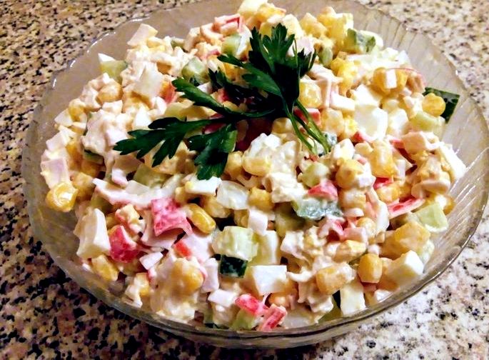 Салат с крабовыми палочками и кукурузой классический рецепт с фото или селедки под шубой