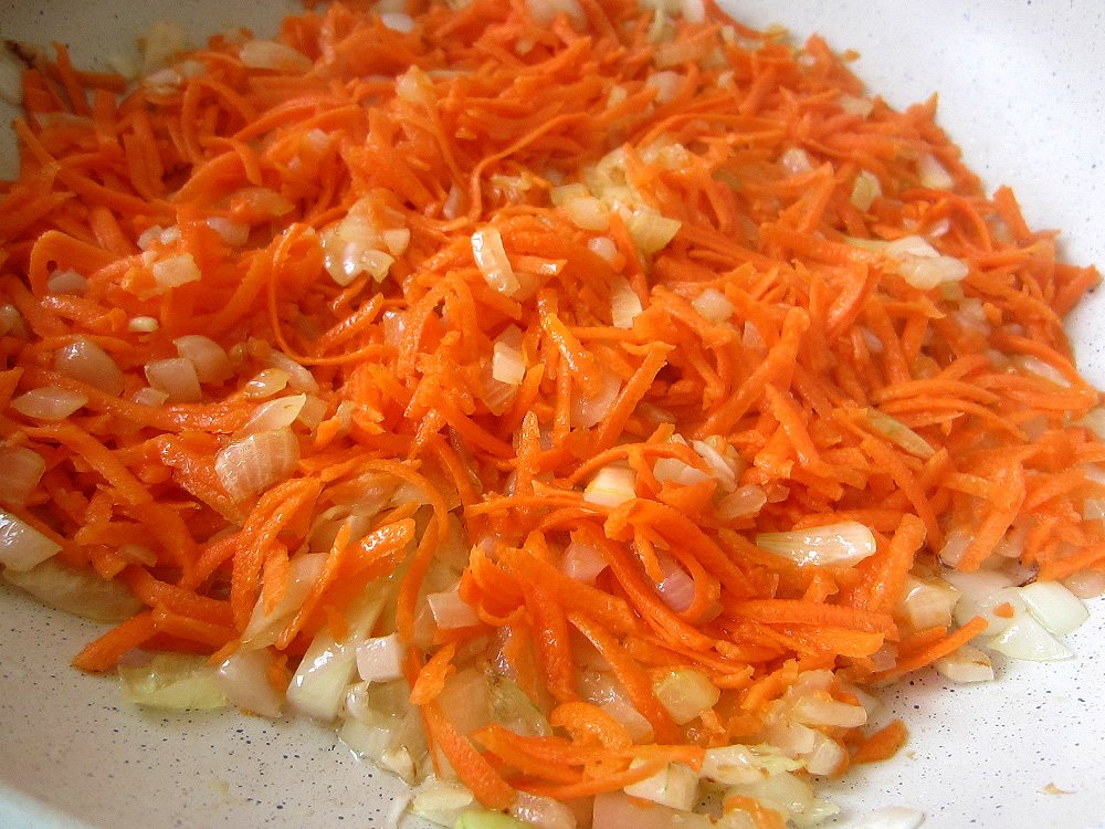 добавляем морковь