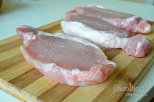 Отбивные из свинины: Мясо порезать