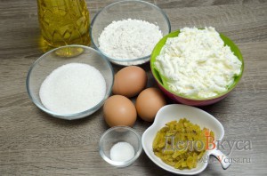 Сырники из творога с изюмом: Ингредиенты Сырники из творога с изюмом: Ингредиенты