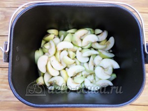 Варенье из яблок и слив в хлебопечке: Яблоки закладываем в чашу хлебопечки