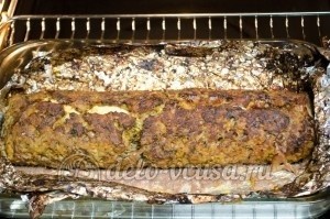 Мясной рулет с яйцом: Запекаем до румяной корочки