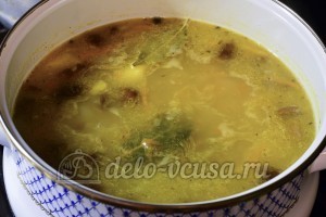 Суп с опятами и картошкой: Отправить в кастрюлю картофель-пюре