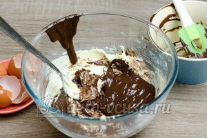 Шоколадный брауни: Шоколад соединить с маслом