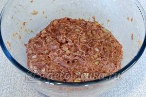 Чебуреки с мясом и сыром: Перемешала начинку