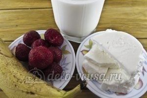 Молочный коктейль с клубникой, бананом и мороженым: Ингредиенты