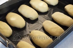 Пирожки с яйцом и луком в духовке: Формируем пирожки